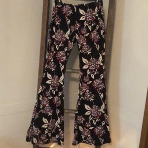 FLORAL FLARE PANTS